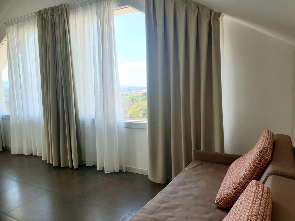 קיארמונטה גולפי Hotel Grel מראה חיצוני תמונה