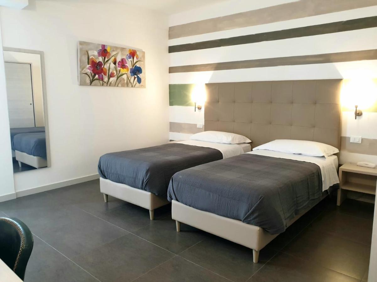 קיארמונטה גולפי Hotel Grel מראה חיצוני תמונה