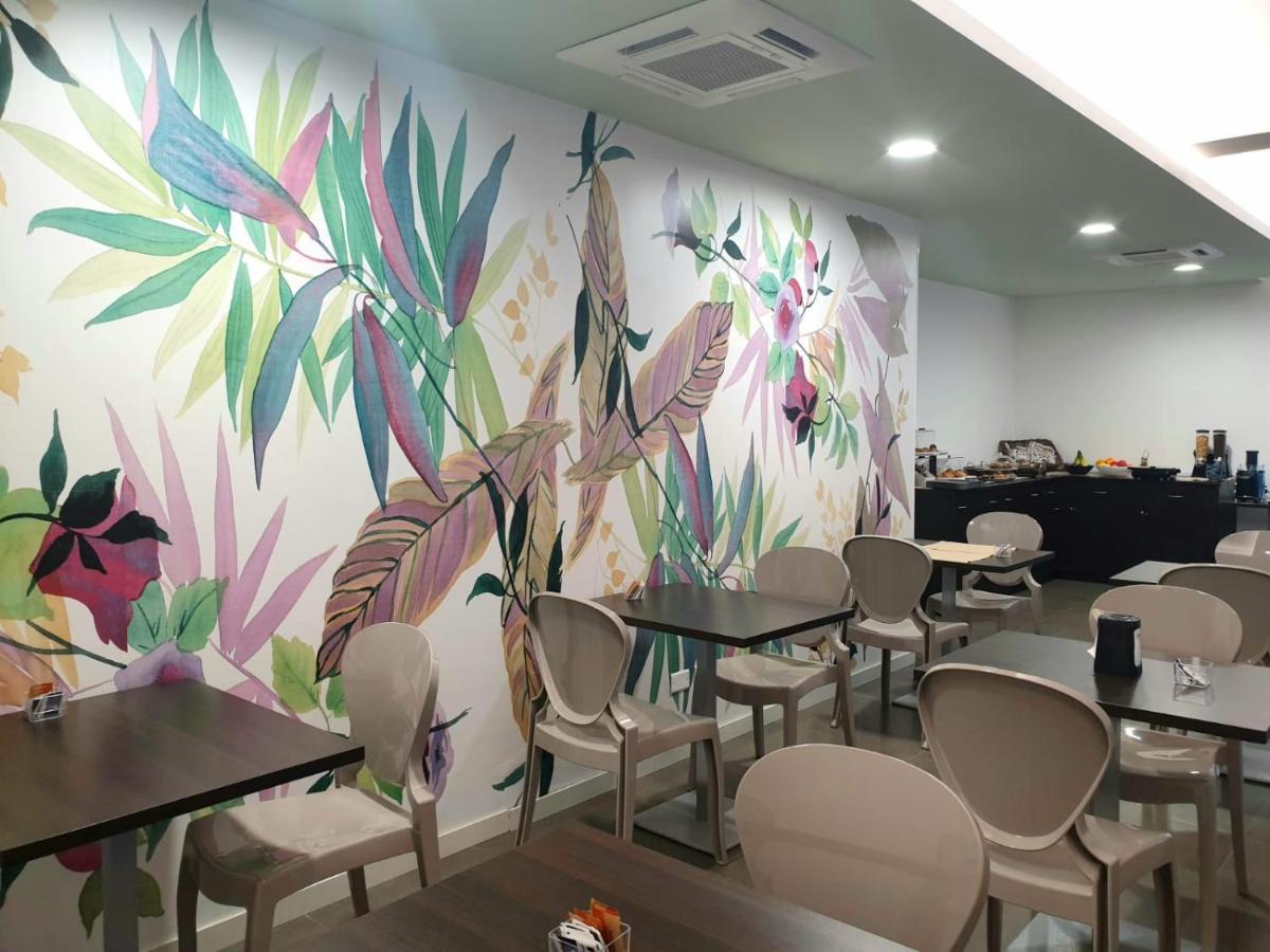 קיארמונטה גולפי Hotel Grel מראה חיצוני תמונה
